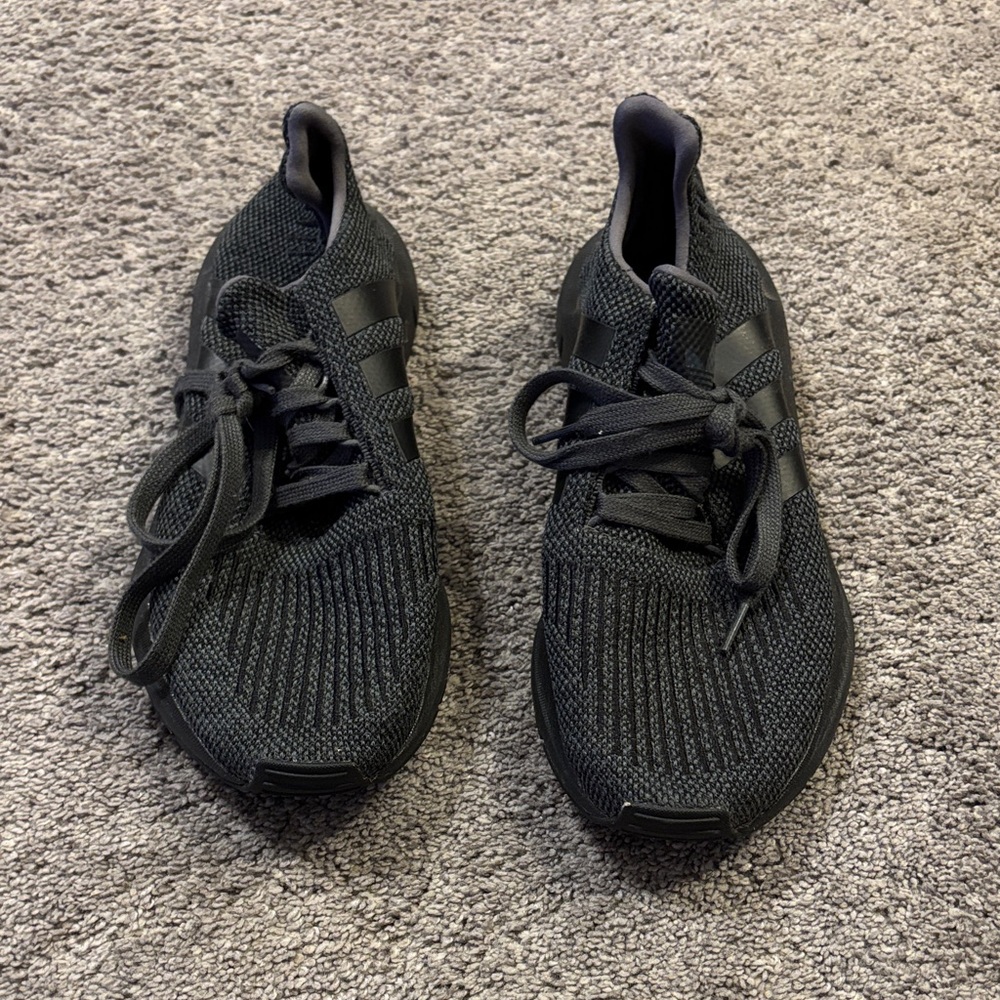 Adidas Men's Black Knit Sneakers